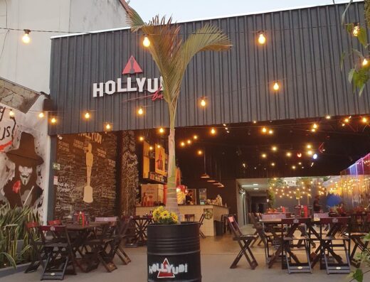 Hollyudi Bar