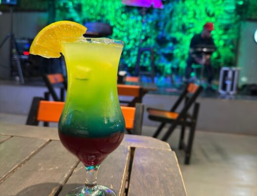 Hollyudi Bar