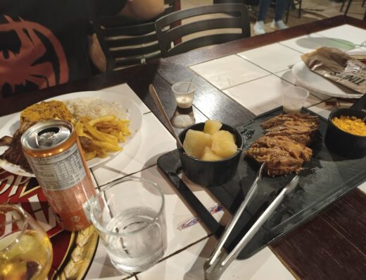 Tinin’s Espetaria e Bar